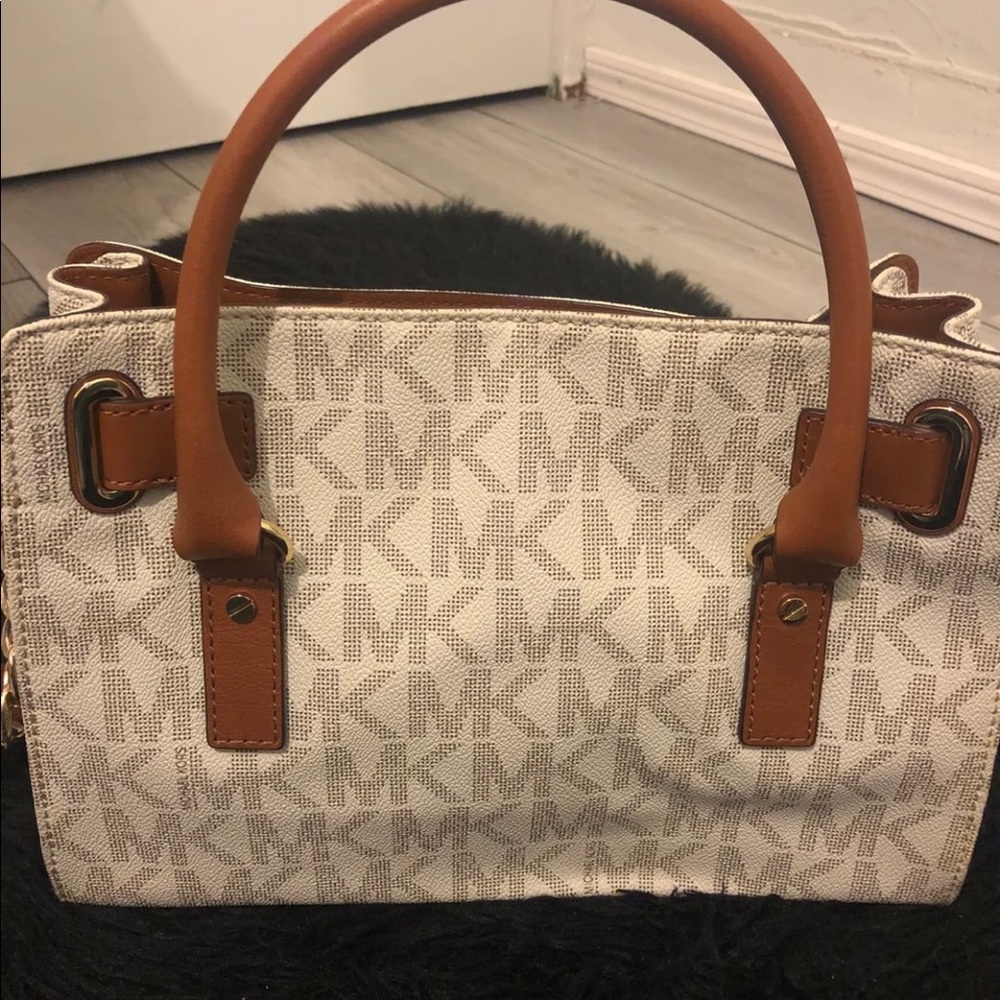 Michael kors bag - Picture 7 of 11